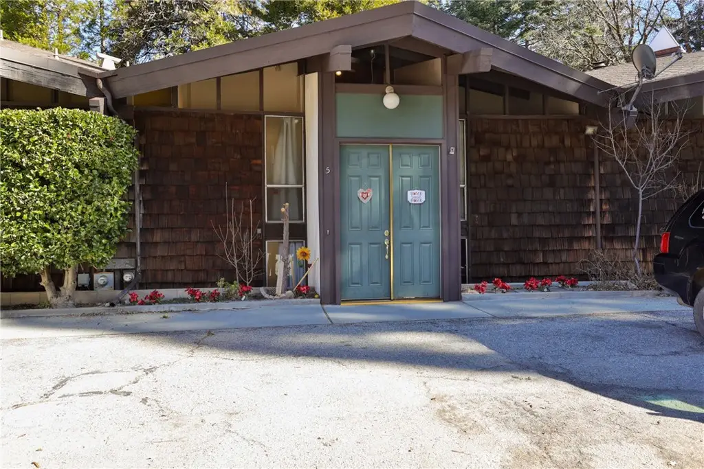 872 Sierra Vista #5, Twin Peaks, CA 92391 - Image #1