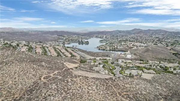 9 Via Del Lago, Lake Elsinore, CA 92532