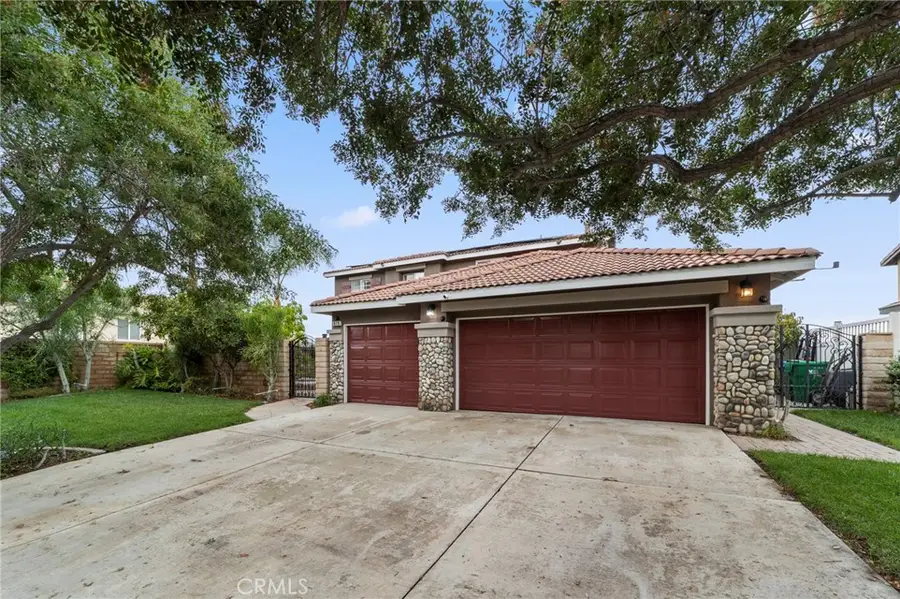 879 Derby, Corona, CA 92882 - Image #2