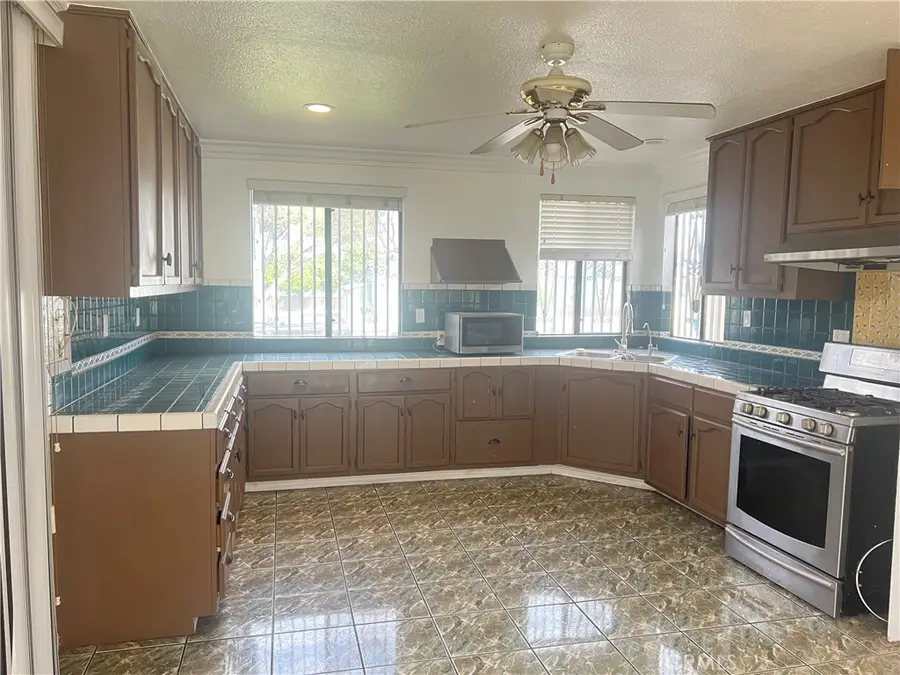 10946 Michael Hunt, South El Monte, CA 91733 - Image #3