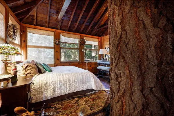 529 West Victoria Court, Lake Arrowhead, CA 92352