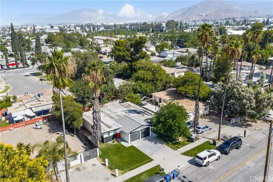 2121 Down, Riverside, CA 92507 - #2