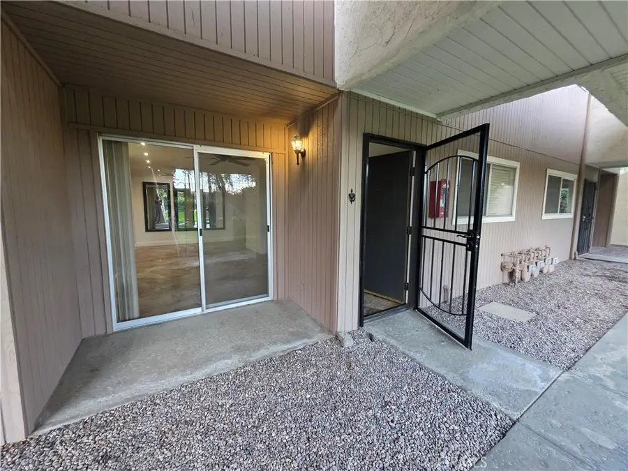 420 N Villa Court #103, Palm Springs, CA 92262 - Image #2