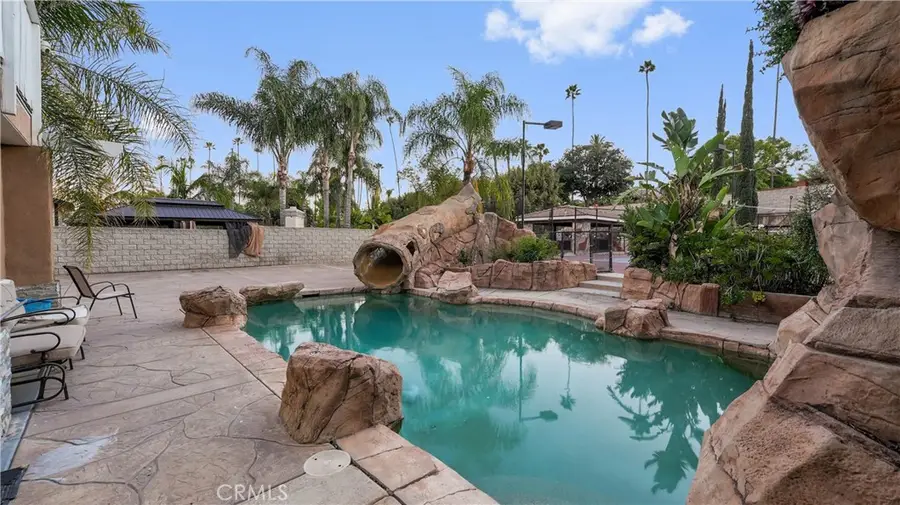 922 Armata Dr, Corona, CA 92881 - Image #2