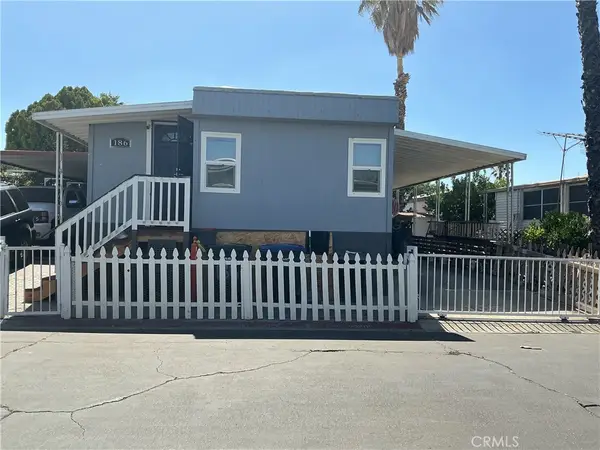 1097 State, Hemet, CA 92543