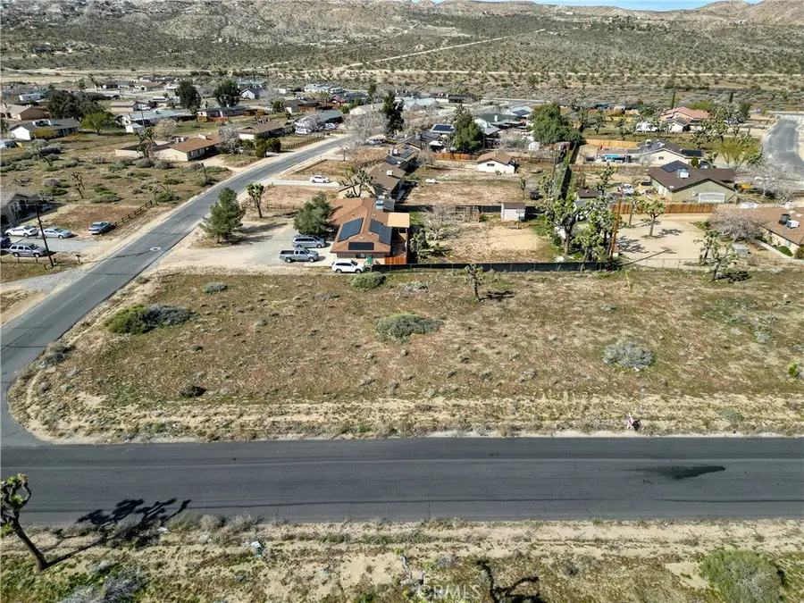 58236 Diadem Dr., Yucca Valley, CA 92284 - #2