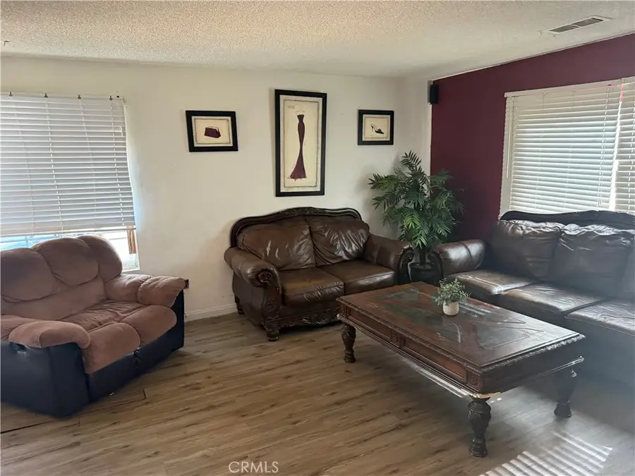 122 E Bowen, Perris, CA 92571 - Image #3