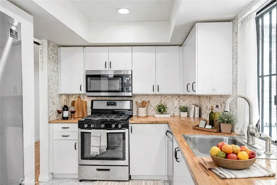 7001 S La Cienega, Los Angeles, CA 90045 - Image #2