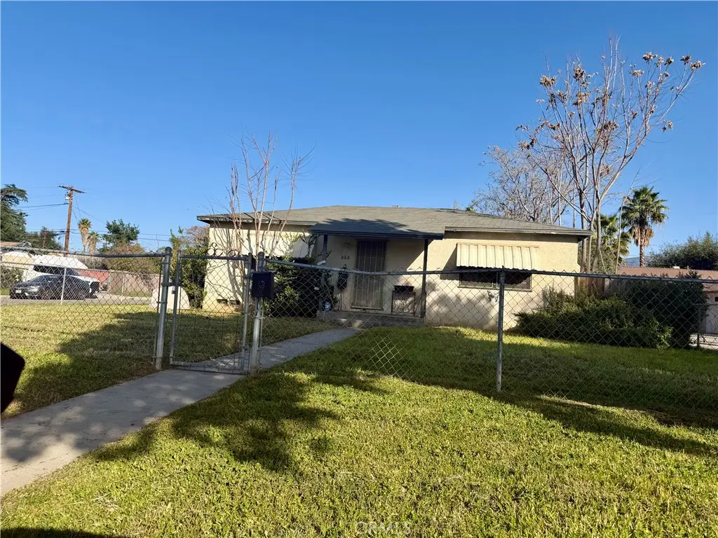 202 E 18th, San Bernardino, CA 92404 - #1