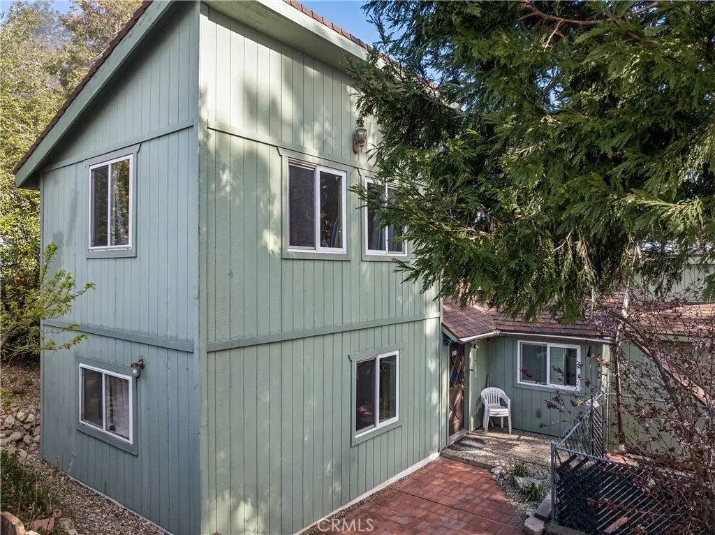 1051 Playground Drive, Crestline, CA 92325 - #1