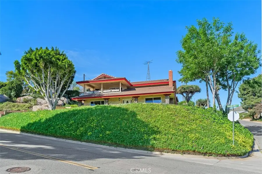 5425 Golden West, Jurupa Valley, CA 92509 - #2