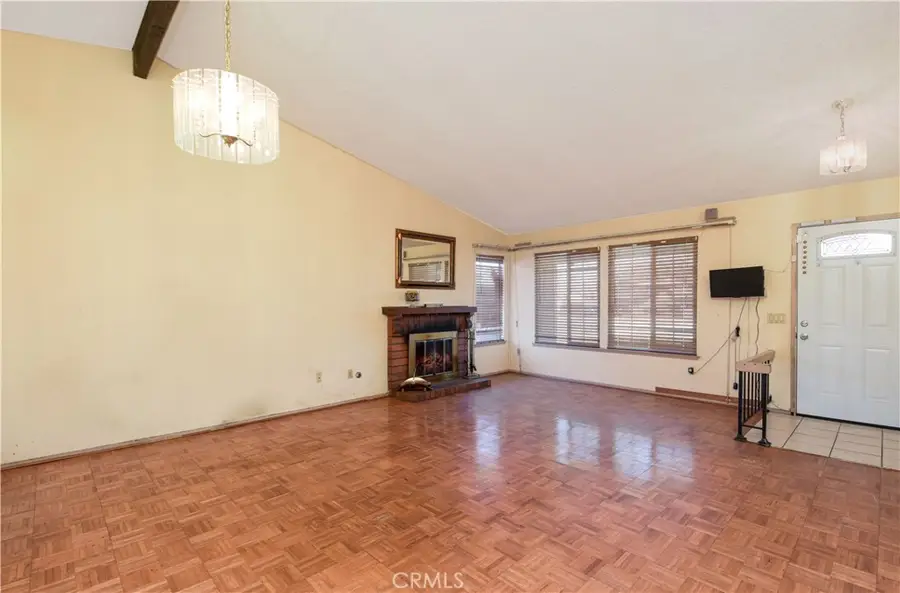 10988 Middleborough, Riverside, CA 92503 - #2