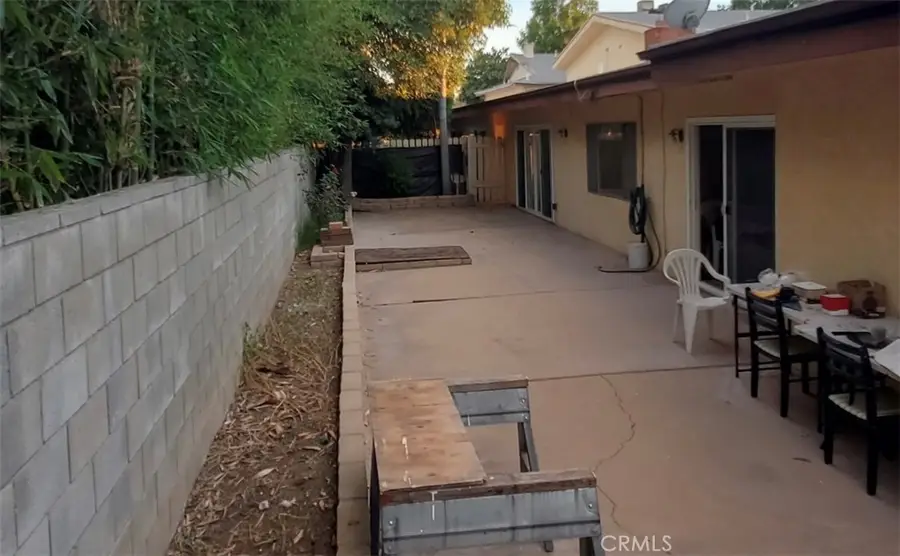 8120 Canby Ave #6, Reseda, CA 91335 - #3