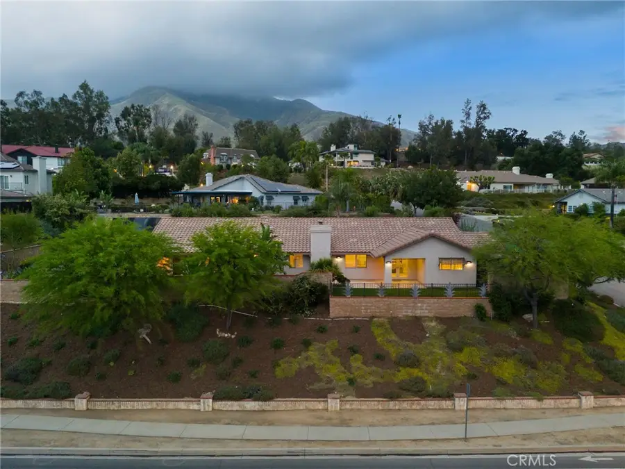 6850 Amber, Highland, CA 92346 - #3