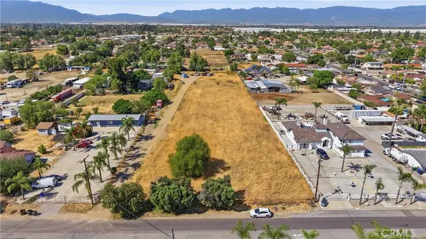 18438 Hawthorne, Bloomington, CA 92316