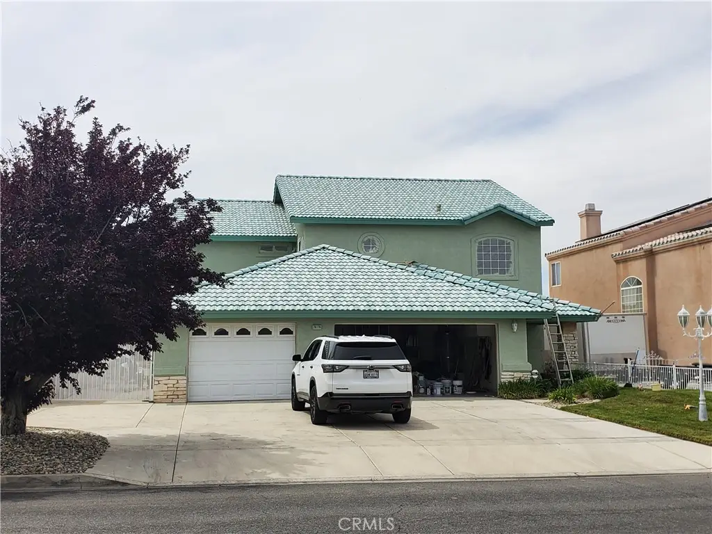 18064 Mariner, Victorville, CA 92395 - #1
