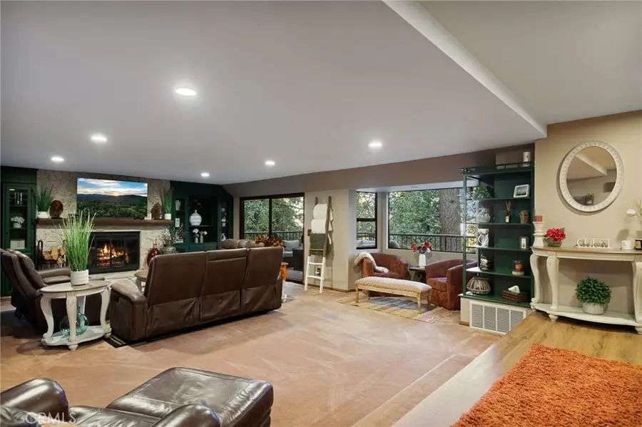 31353 Lightfoot Way, Running Springs, CA 92382 - #2