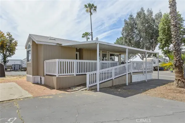 2750 W Acacia Ave, Hemet, CA 92545