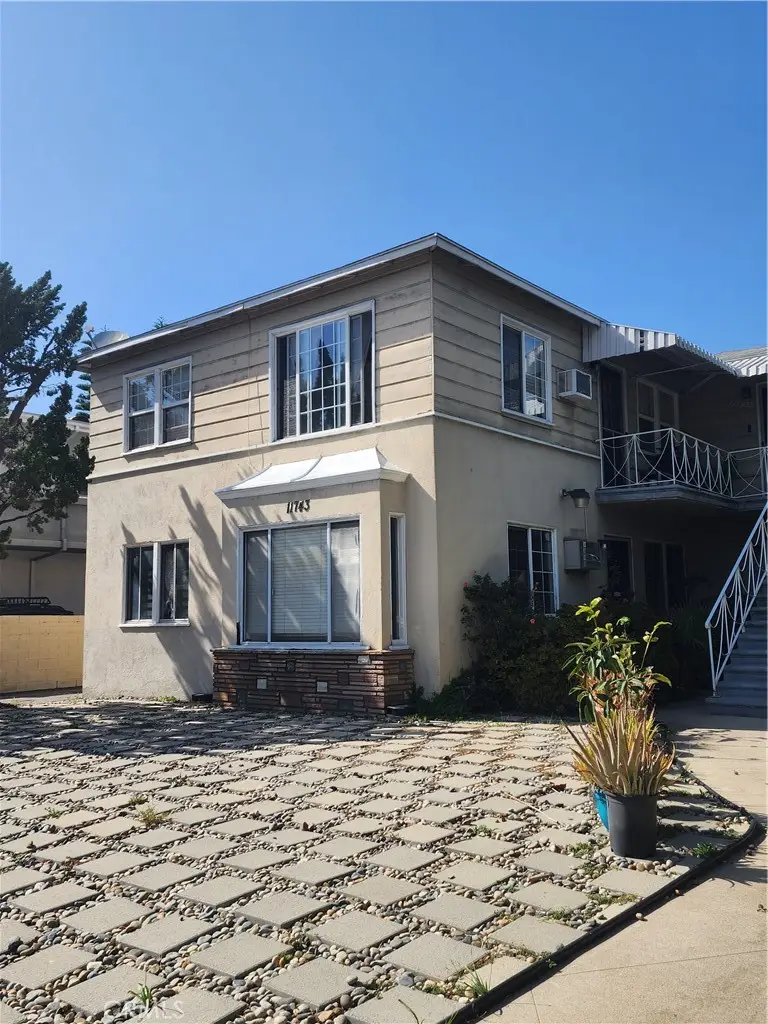 11743 Riverside, Valley Village, CA 91607 - #3