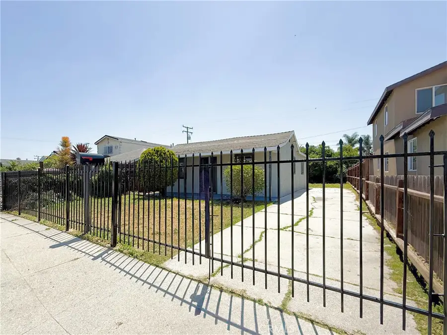 1700 W 153rd Street, Compton, CA 90220 - #2