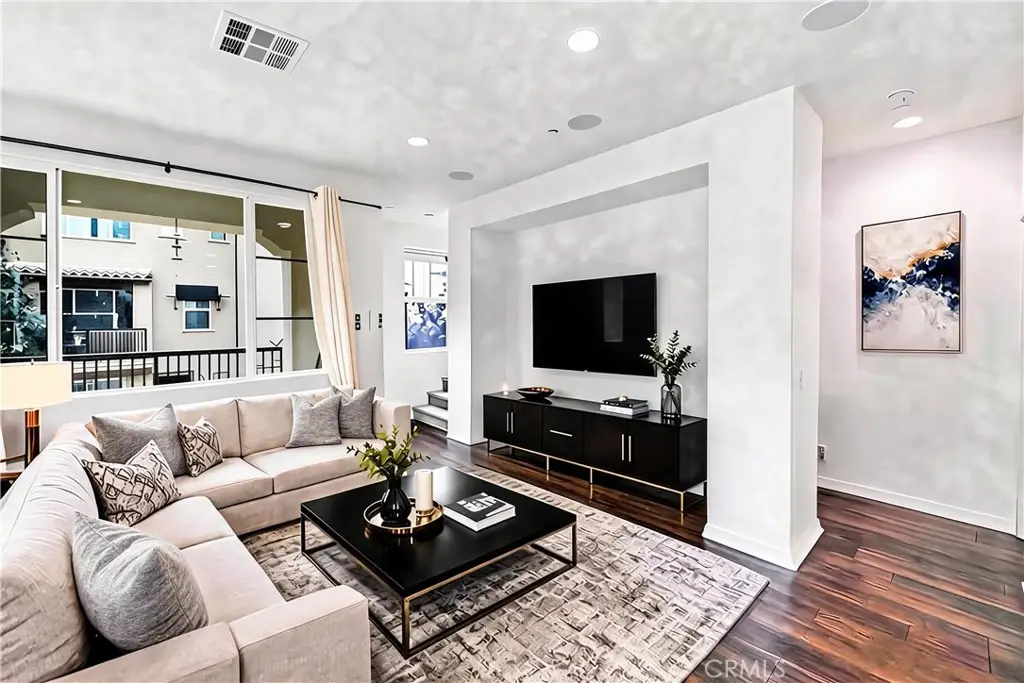 809 N Dalton #104, Azusa, CA 91702 - #1