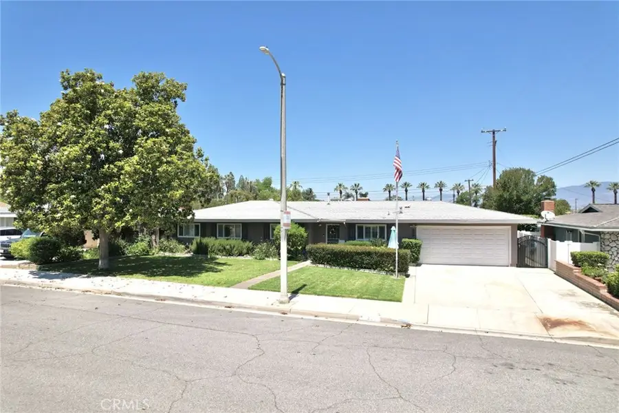 233 Phlox Avenue, Redlands, CA 92373 - #2