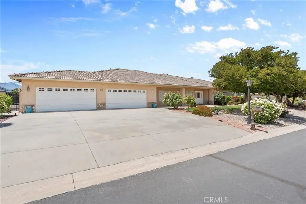 6940 Oak Vista, Oak Hills, CA 92344 - #1