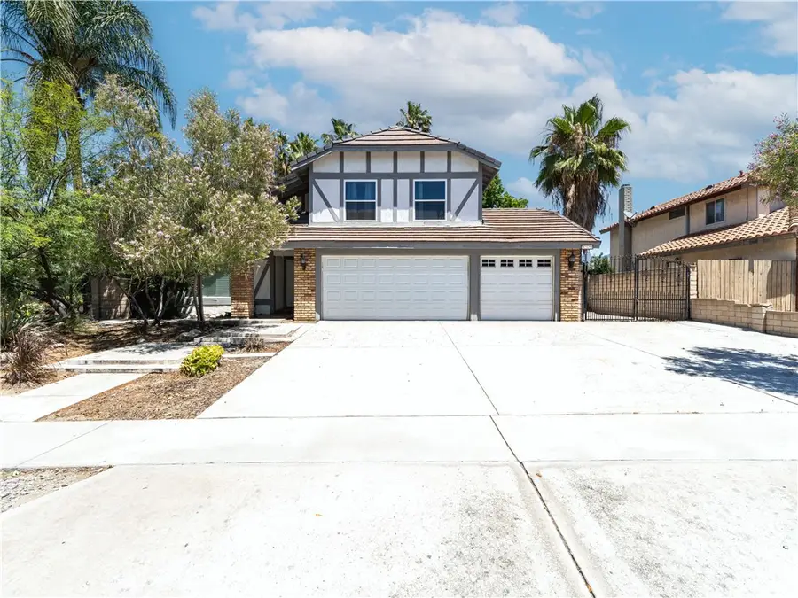 513 E Pioneer Avenue, Redlands, CA 92374 - #2