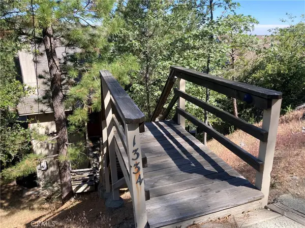 1334 St Anton, Lake Arrowhead, CA 92352