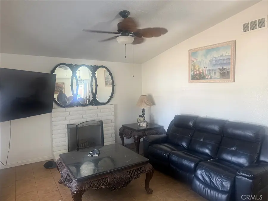 2949 Spruce St, Rialto, CA 92376 - #3