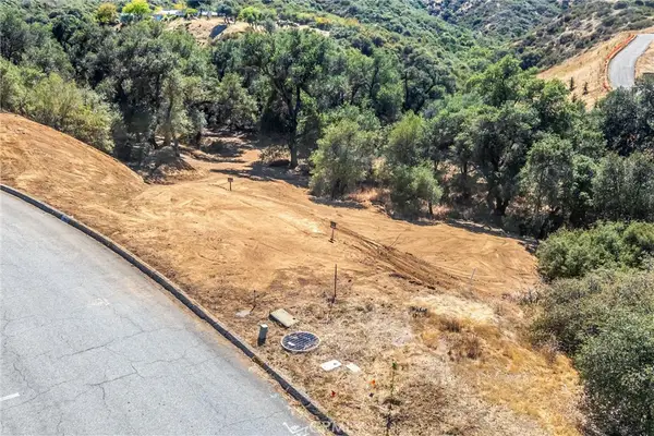 13582 Oak Mountain Drive, Yucaipa, CA 92399