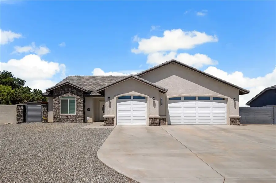 6694 Paw Paw, Hesperia, CA 92345 - #2