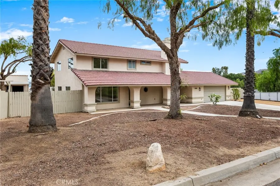 10880 Valley Drive, Riverside, CA 92505 - #2