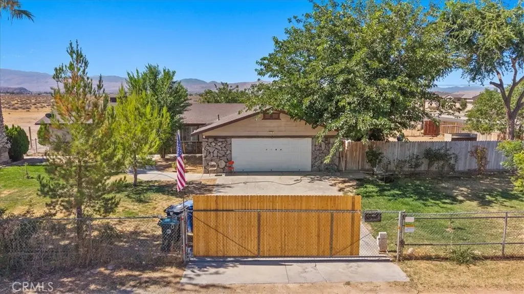 22935 Standing Rock, Apple Valley, CA 92307 - #1