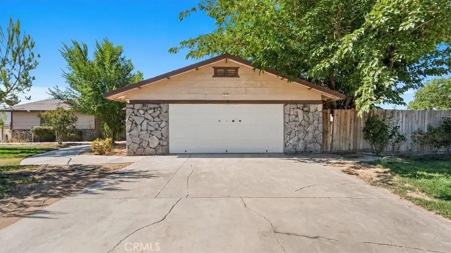 22935 Standing Rock, Apple Valley, CA 92307 - #3