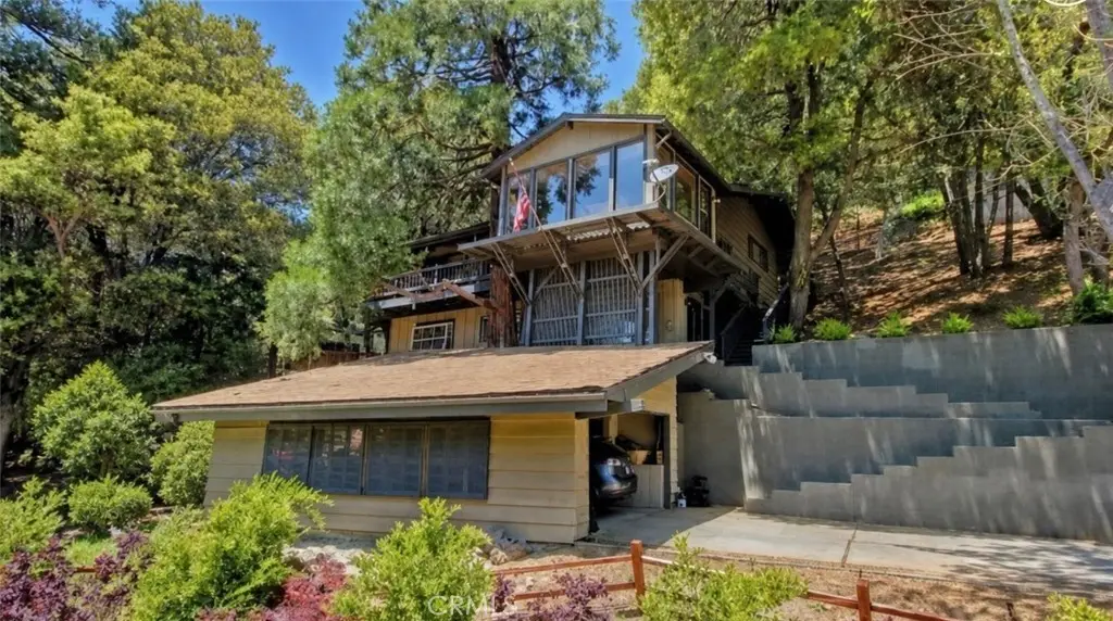 468 Zermat, Crestline, CA 92325 - #1