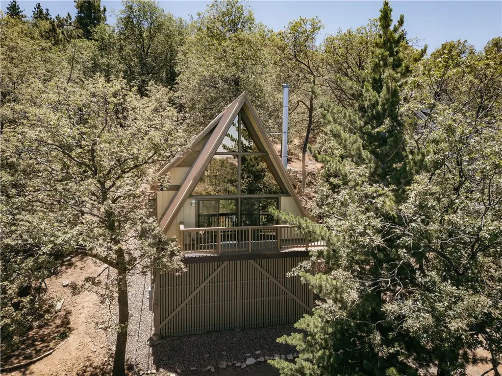 1457 Yosemite, Lake Arrowhead, CA 92352 - #1