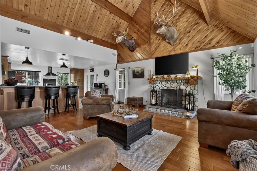615 Grass Valley Rd, Lake Arrowhead, CA 92352 - #3