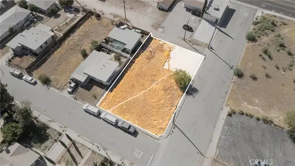 1174 W Hays St, Banning, CA 92220
