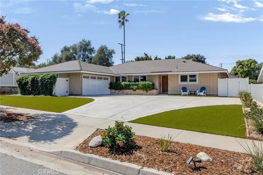 612 Lakeside Avenue, Redlands, CA 92373 - #2