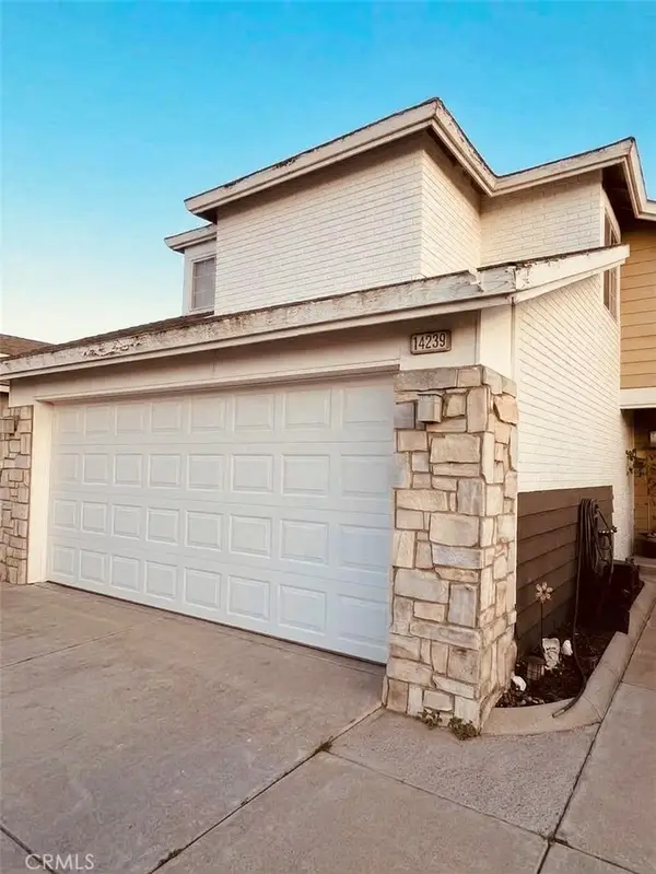 14239 Long View Drive, Fontana, CA 92337