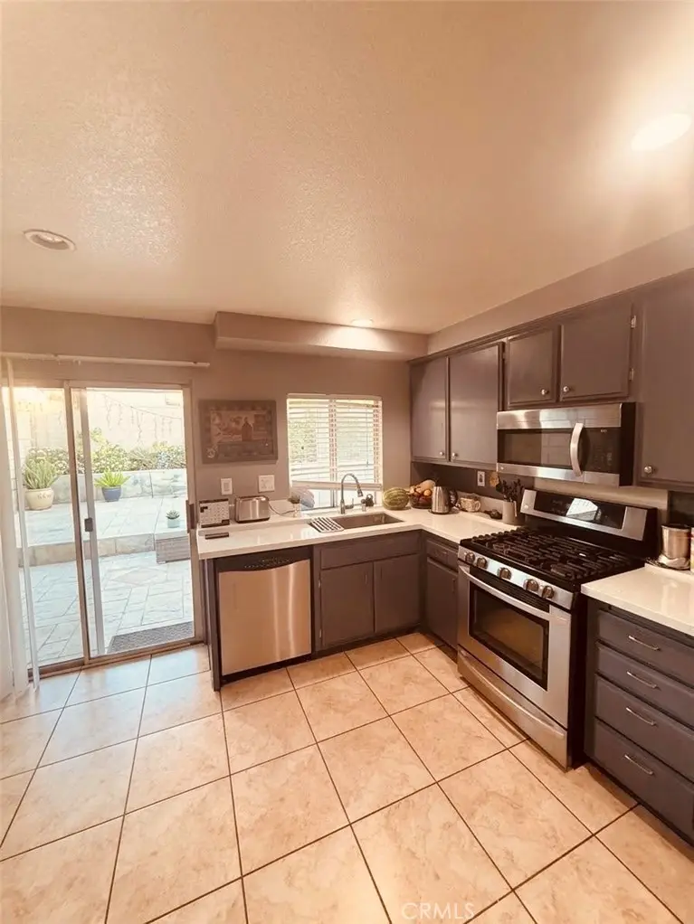 14239 Long View Drive, Fontana, CA 92337 - #3