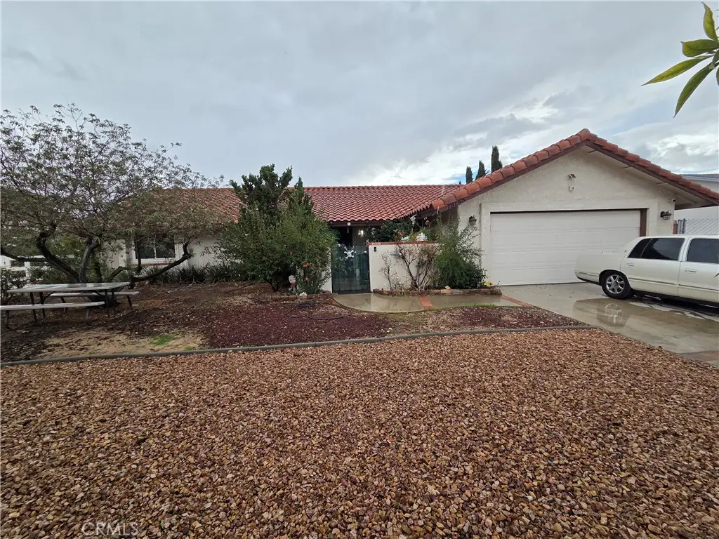 19155 Bay Meadows, Apple Valley, CA 92308 - #1