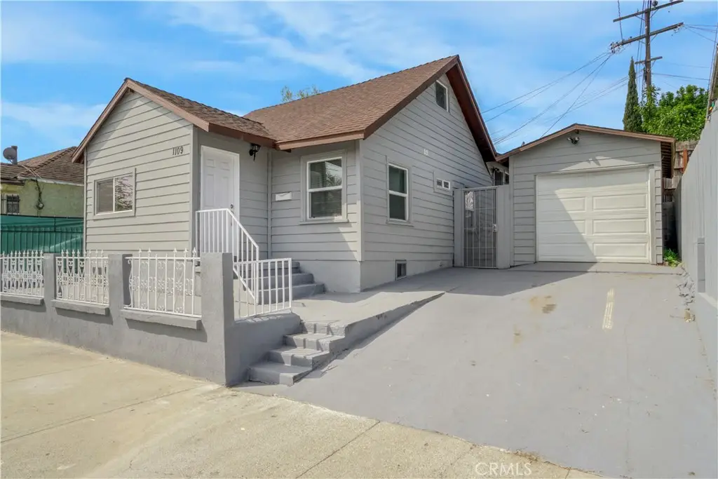 1109 N Chester Avenue, Inglewood, CA 90302 - #1