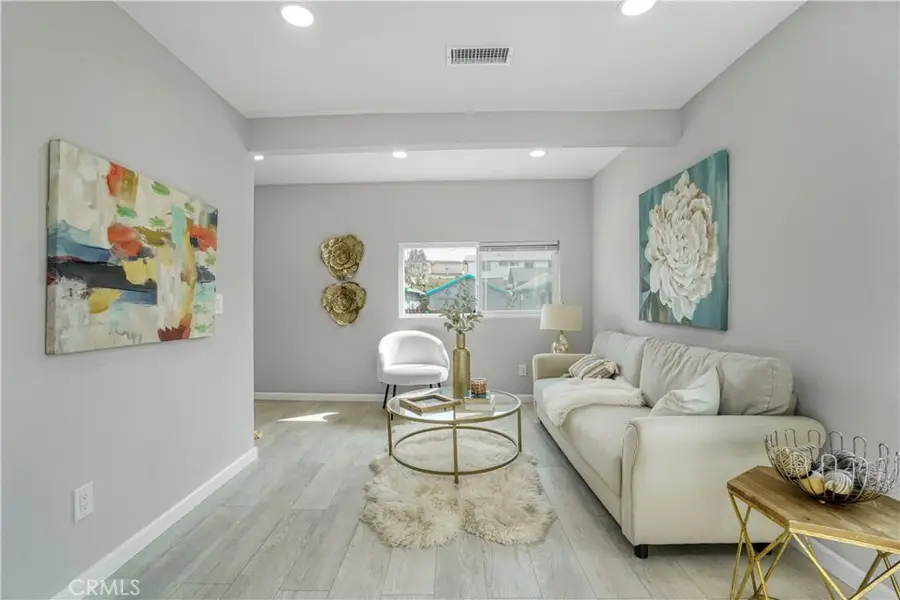 1109 N Chester Avenue, Inglewood, CA 90302 - #3