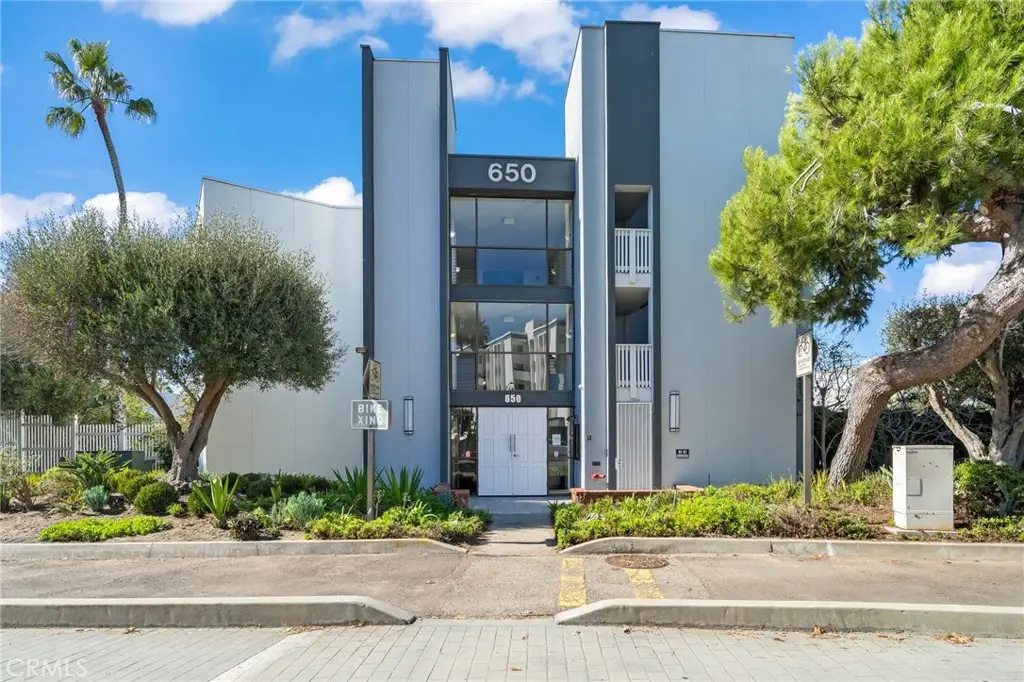 650 The Village #106, Redondo Beach, CA 90277 - Image #1