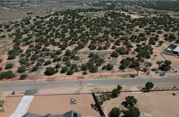 11075 Heartland Circle, Oak Hills, CA 92344