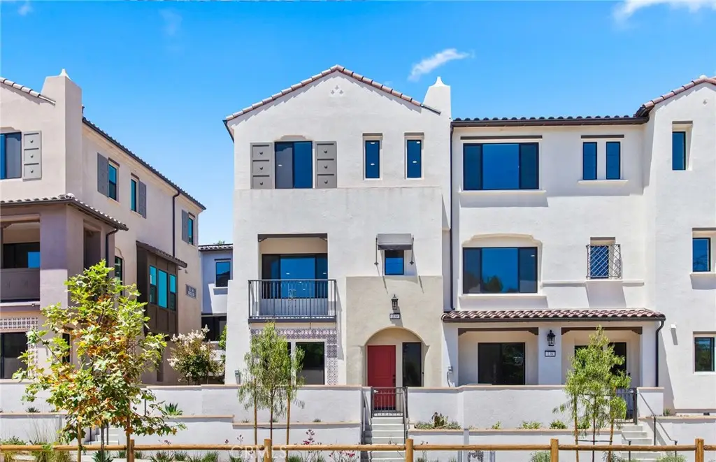 139 Bridle Drive, Burbank, CA 91506 - #1