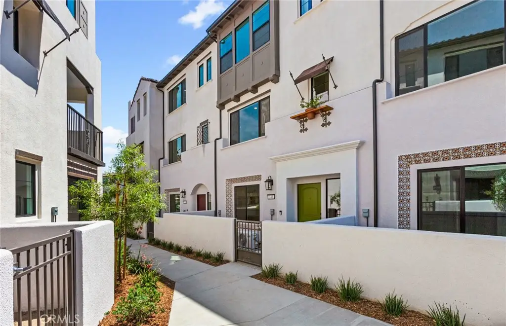 149 Bridle Drive, Burbank, CA 91506 - #1