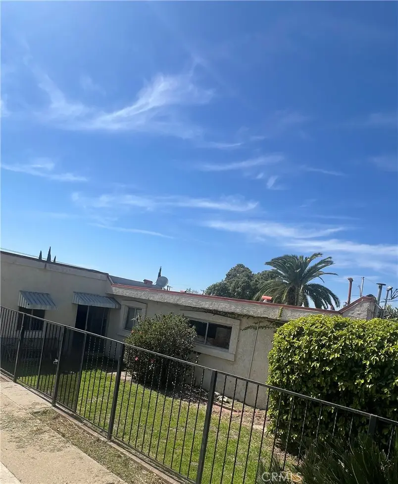 1034 N Enid Avenue, Azusa, CA 91702 - Image #2